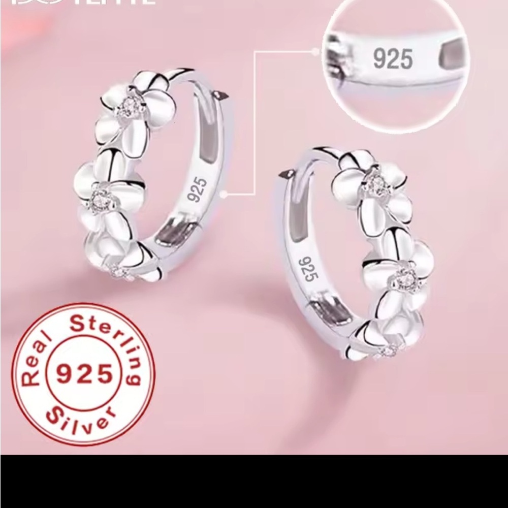 925 BUNDLE FLOWER NECKLACE AND HOOP EARRINGS